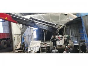 折臂吊室內吊裝作業